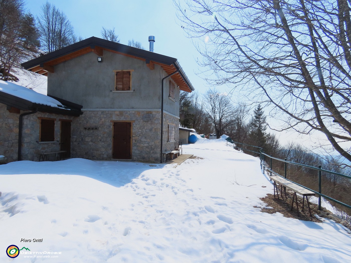 62 Rifugio G.A.M. del Suchello (1508 m).JPG